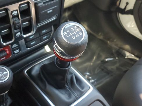 Used 2025 Jeep Wrangler Unlimited Rubicon w/ Safety Group image 33