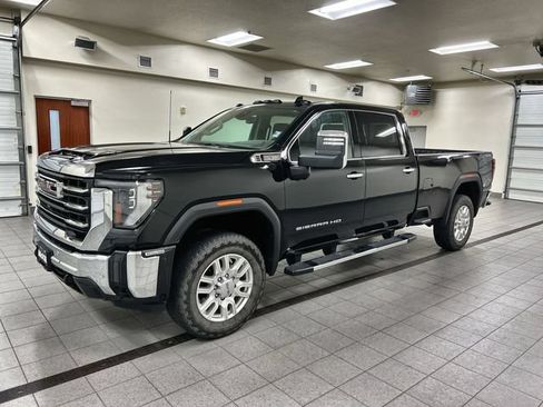 Used 2024 GMC Sierra 2500 SLT w/ SLT Premium Package AWD/4WD image 3