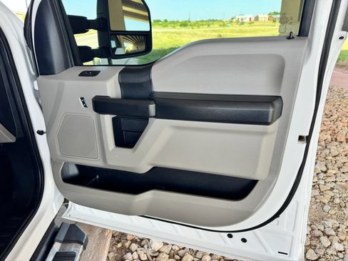 Used 2021 Ford F250 XL w/ STX Appearance Package AWD/4WD image 21