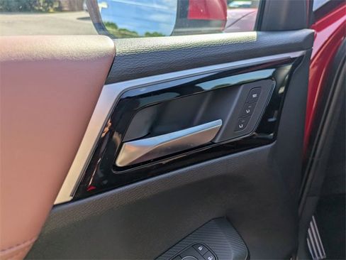 New 2025 Mitsubishi Outlander SEL image 12