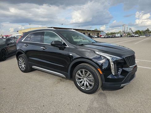Used 2020 Cadillac XT4 Premium Luxury image 4
