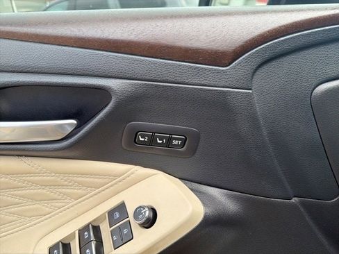 Used 2019 Toyota Avalon Limited image 6