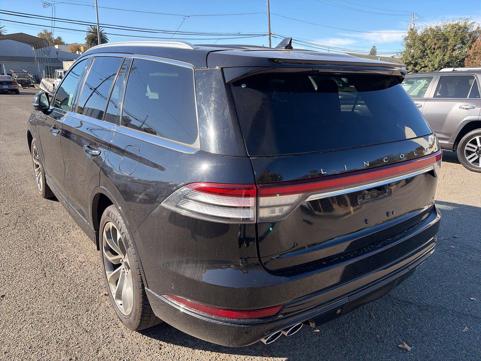 Used 2022 Lincoln Aviator Grand Touring w/ Class IV Trailer Tow Package AWD/4WD image 2