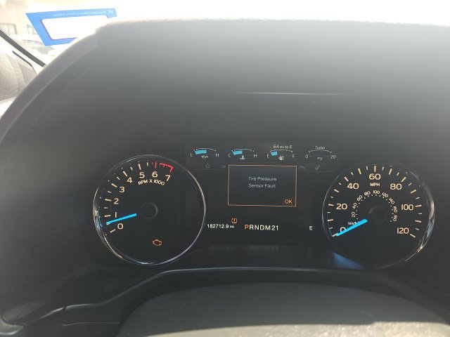 Used 2015 Ford F150 Platinum w/ Equipment Group 701A Luxury AWD/4WD image 12