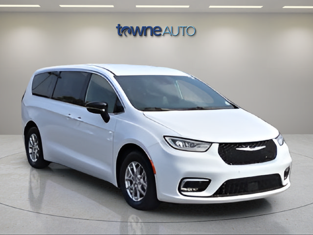 Used 2025 Chrysler Pacifica Select FWD image 12