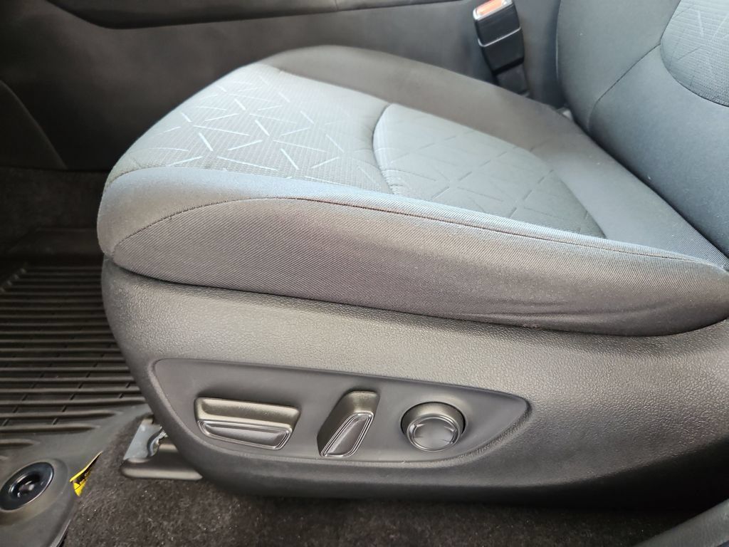 Used 2023 Toyota RAV4 XLE FWD image 24