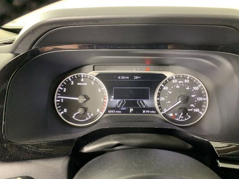 Used 2025 Nissan Pathfinder SV image 21