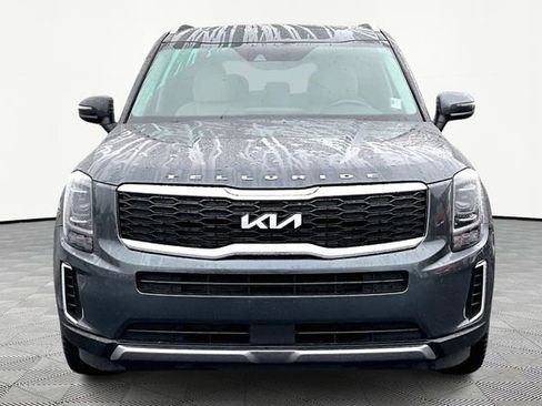Used 2022 Kia Telluride EX image 2