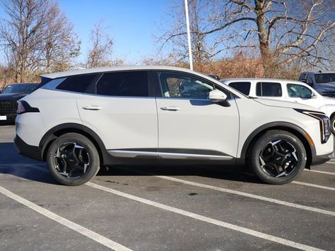 New 2026 Kia Sportage EX image 4