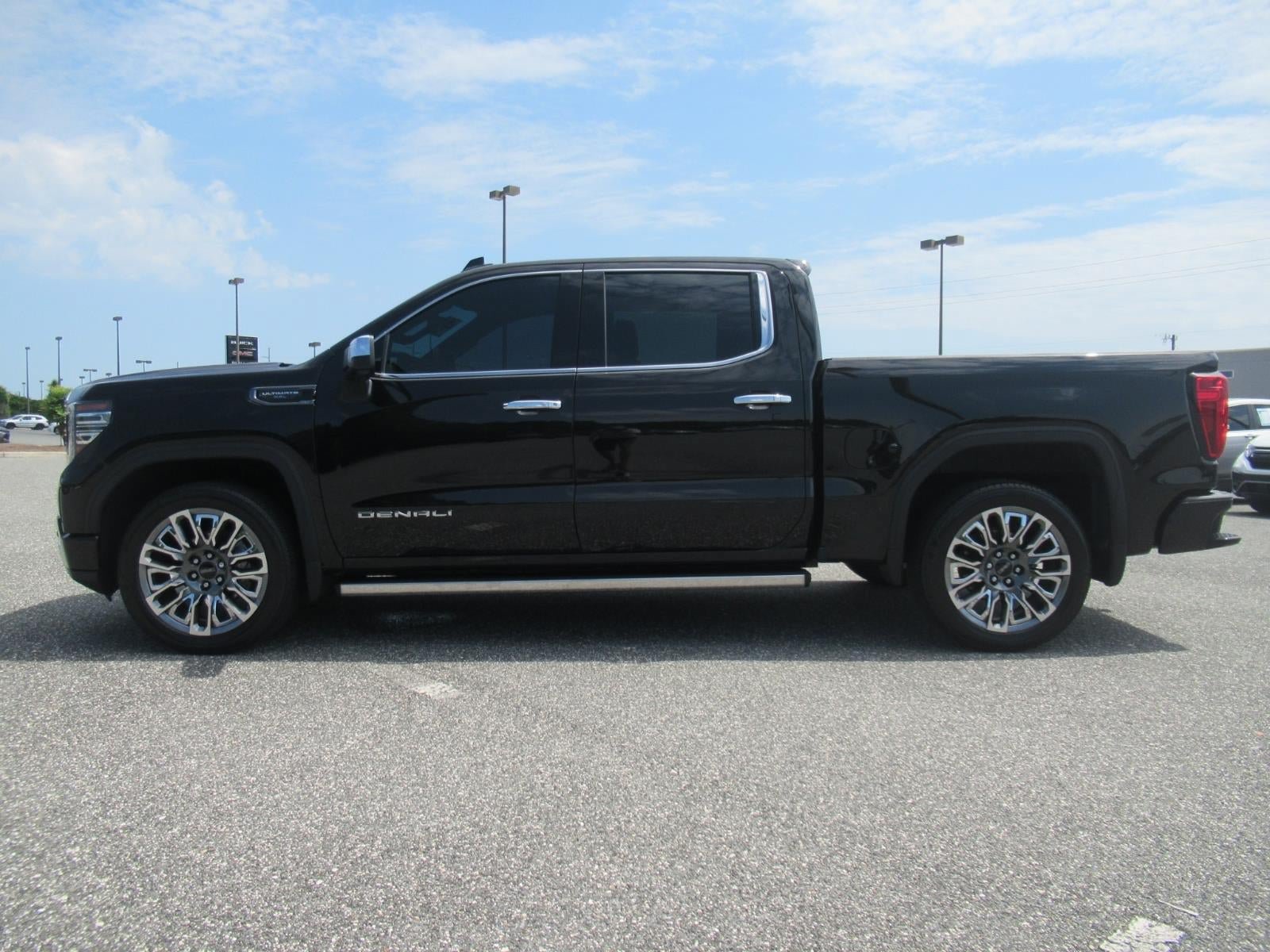 Used 2024 GMC Sierra 1500 Denali Ultimate AWD/4WD image 4