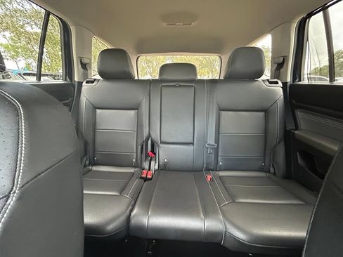 Used 2023 Volkswagen Atlas SE AWD/4WD image 13