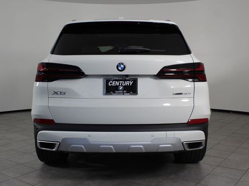 New 2026 BMW X5 xDrive40i w/ Climate Comfort Package image 10