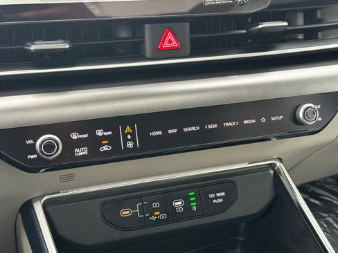 New 2026 Kia Carnival SX w/ SX Dark Edition Package image 24