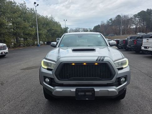 Used 2020 Toyota Tacoma TRD Sport image 2