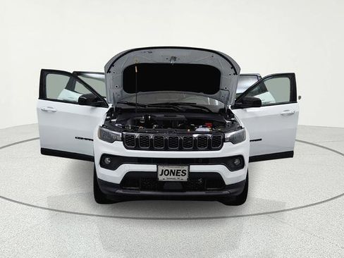 New 2026 Jeep Compass Latitude image 6