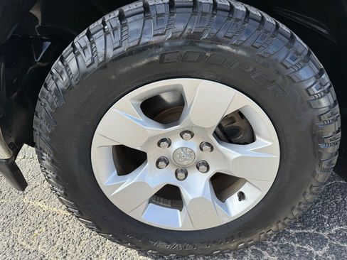 Used 2019 RAM 1500 Big Horn image 9