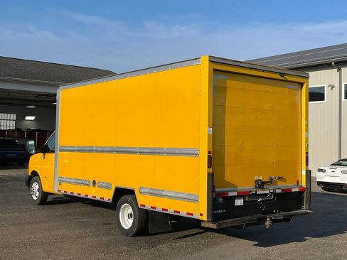 Used 2021 GMC Savana 3500 Extended w/ Power Convenience Package RWD image 7