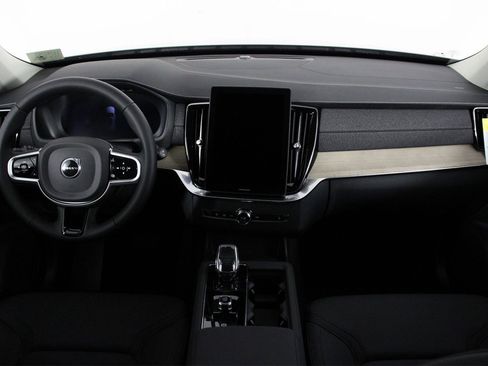 New 2025 Volvo XC90 B6 Core w/ Protection Package Premier image 5