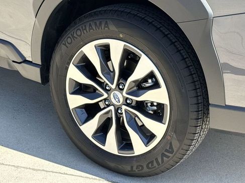 Used 2025 Subaru Outback Touring image 12