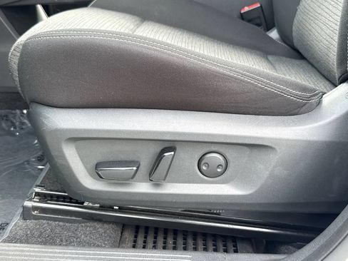 Used 2023 Nissan Rogue SV FWD image 23