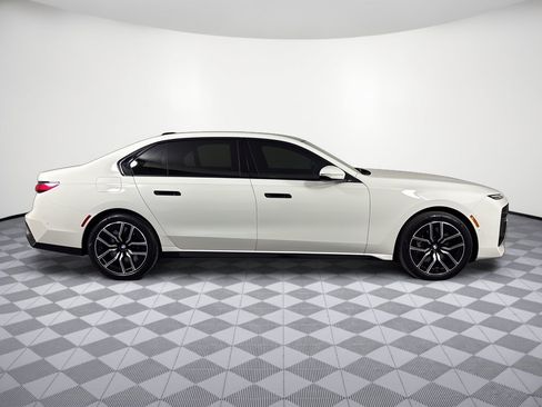 Used 2023 BMW 760i xDrive AWD/4WD image 8