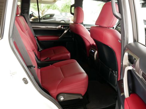 Used 2023 Lexus GX 460 Premium image 16