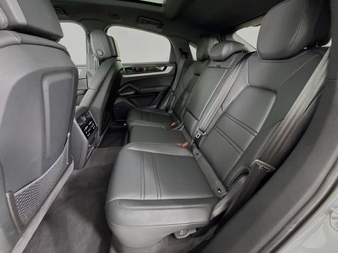 Certified 2026 Porsche Cayenne Coupe AWD/4WD image 24
