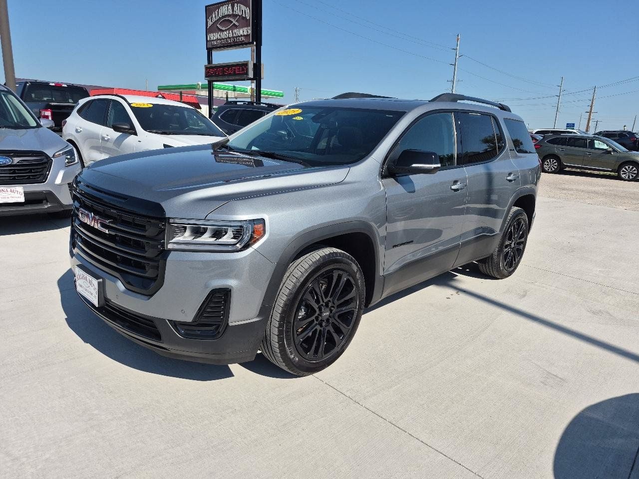 Used 2023 GMC Acadia SLE w/ Driver Convenience Package AWD/4WD image 2
