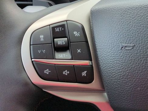 New 2026 Ford Explorer Active RWD image 27