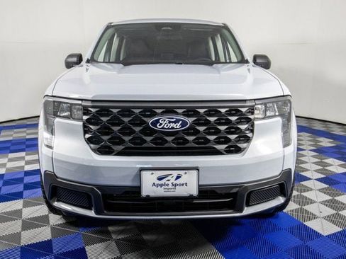 Used 2025 Ford Maverick XLT w/ Equipment Group 302A AWD/4WD image 3