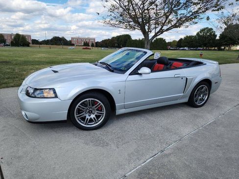 Used 2003 Ford Mustang Cobra RWD image 12