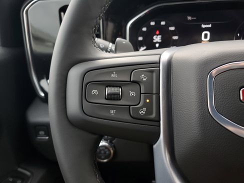 New 2025 GMC Sierra 1500 Elevation image 25