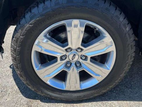 Used 2015 Ford F150 Platinum w/ Equipment Group 701A Luxury AWD/4WD image 12