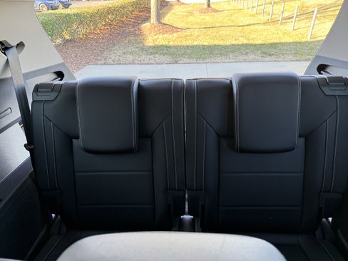 Used 2023 Volkswagen Atlas SE w/ Panoramic Sunroof Package image 33