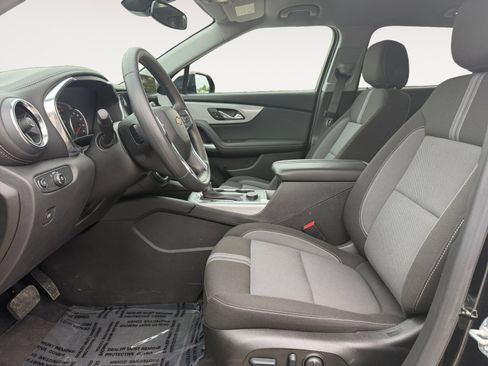 Certified 2025 Chevrolet Blazer LT AWD/4WD image 9