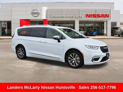Used 2025 Chrysler Pacifica Pinnacle