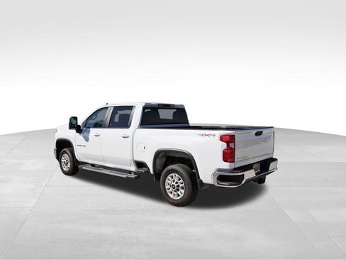 Used 2024 Chevrolet Silverado 2500 LT image 3