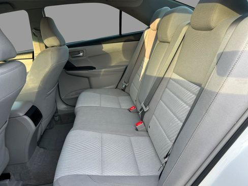 Used 2017 Toyota Camry LE FWD image 32
