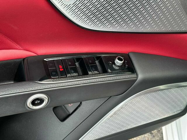 Used 2023 Maserati Grecale Modena AWD/4WD image 12