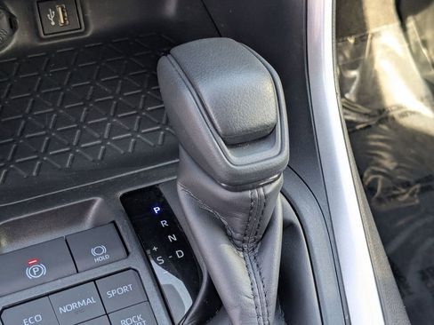 Used 2025 Toyota RAV4 LE image 17