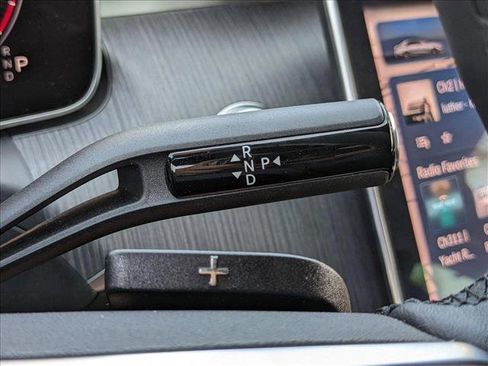 Used 2024 Mercedes-Benz C 300 Sedan image 12