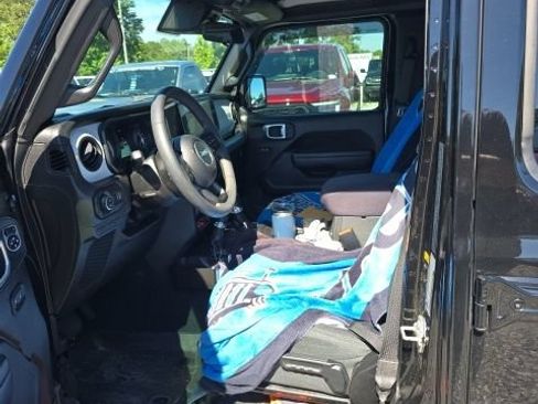 Used 2024 Jeep Gladiator Overland AWD/4WD image 6