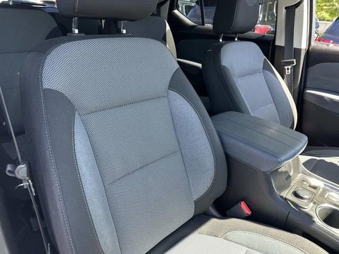 Used 2019 Chevrolet Traverse LT FWD image 11