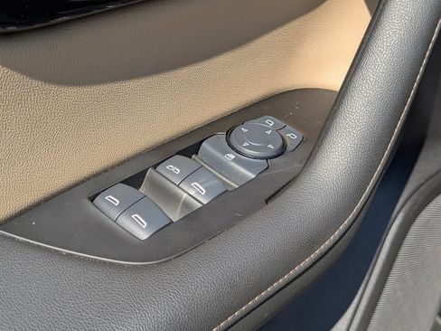 Used 2025 Chevrolet Blazer Premier FWD image 13