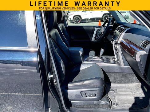 Used 2022 Toyota 4Runner Limited AWD/4WD image 7