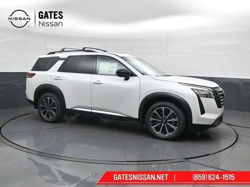 New 2026 Nissan Pathfinder Platinum image 1