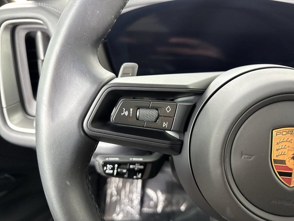 Certified 2026 Porsche Cayenne AWD/4WD image 38
