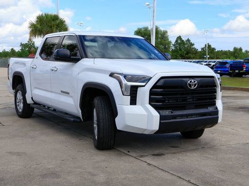 Used 2025 Toyota Tundra SR5 w/ SR5 Premium Package AWD/4WD image 25