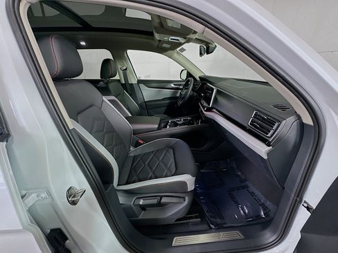 New 2026 Volkswagen Atlas Peak Edition AWD/4WD image 27