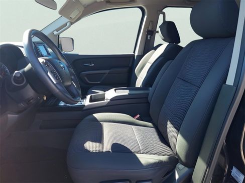 Used 2015 Nissan Titan SV w/ SV Value Truck Package image 15